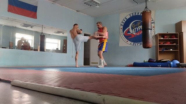 МуайТай. Защита от мидлов и Лоу.