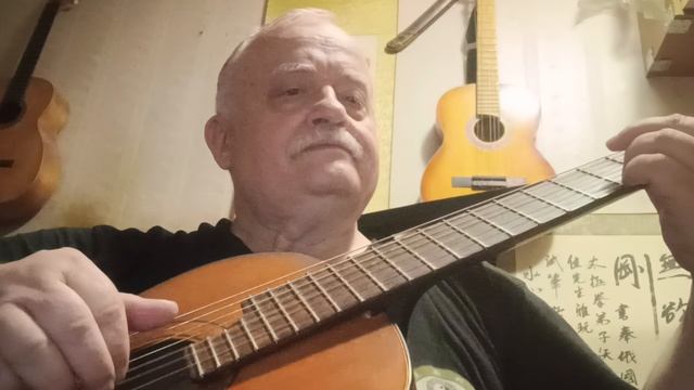 Два кусочека колбаски