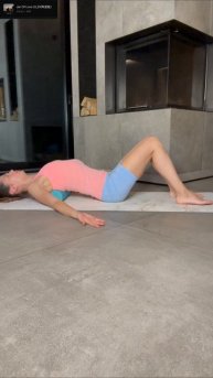 Убираю триггеры перед тренировкой 💆🏻♀️ #йога #йогапрактика #йогаонлайн #йогадома #упражнения #йогау