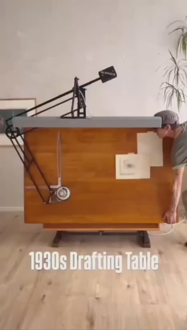 Чертёжный стол 1930-х годов
