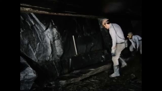 Кадры добычи сланца 1983 года. Старая школа.