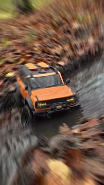 HUANGBO r1001 beluga и AXIAL scx10 II