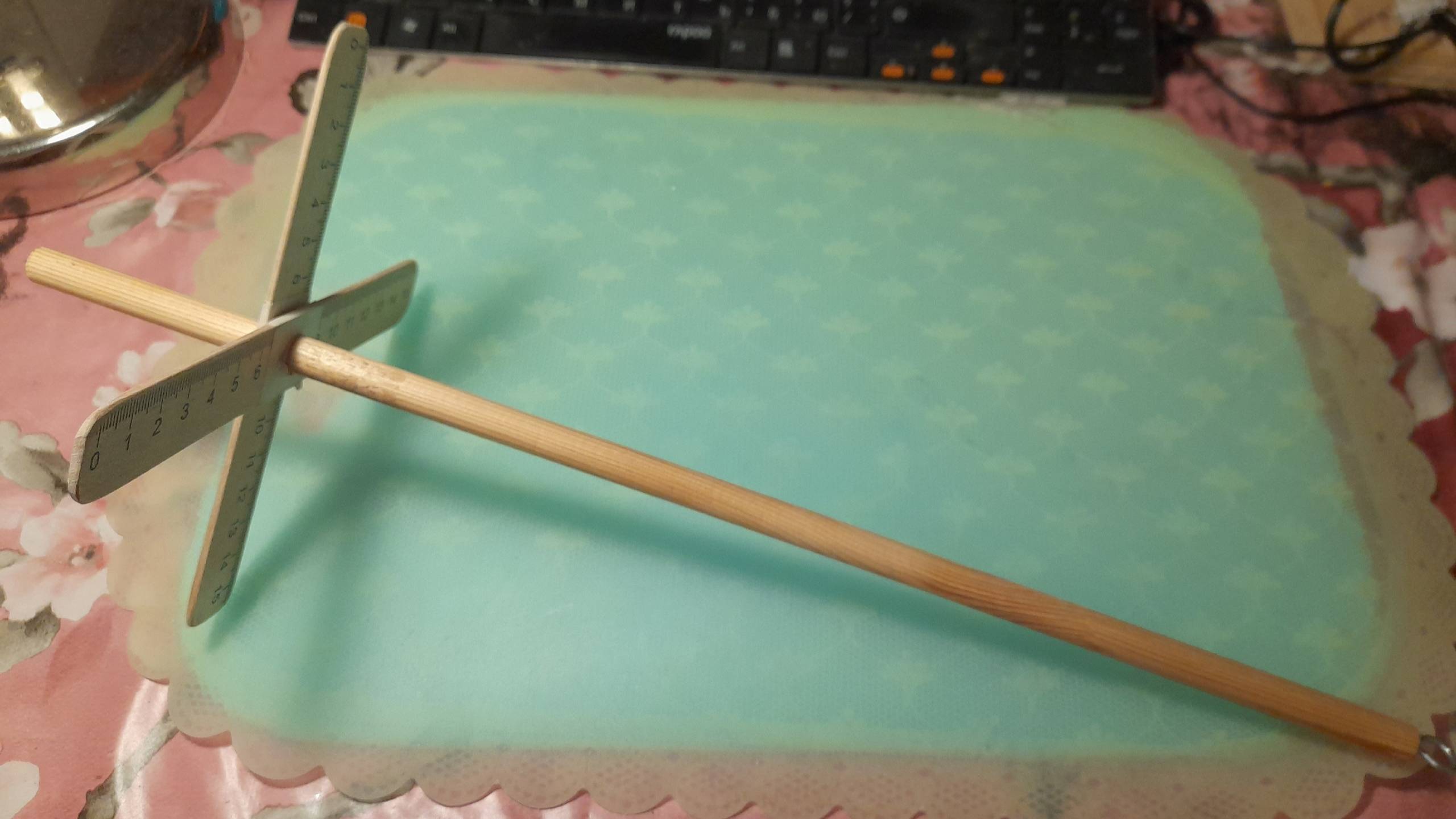 Веретено типа турецкое, самостоятельно, из того, что нашлось дома.