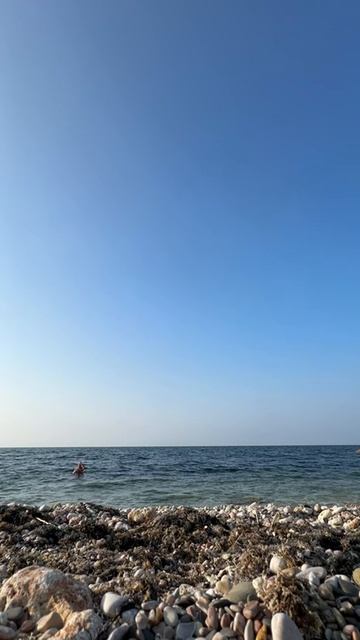 08.11.2025. Севастополь, море, пляж.