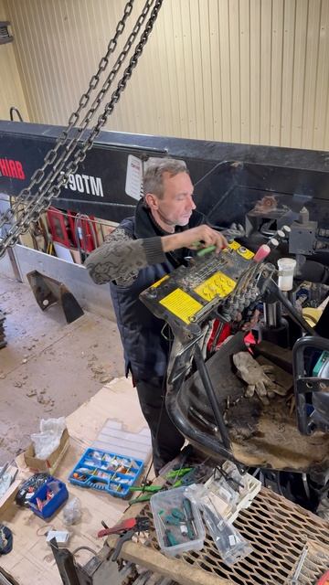 Ремонт электрики на HIAB 190TM и наш новый телефон 🤓#gdplru #гидравлистика