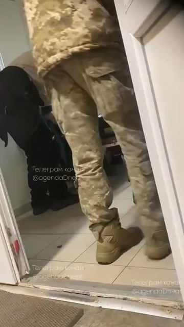 Попытка самоубийства в ТЦК в Днепропетровске 2