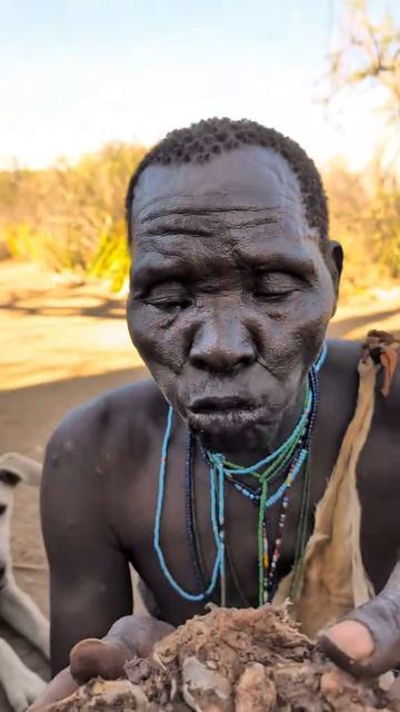 Любимое лакомство бушмена это мясо, без мяса племя не сможет существовать