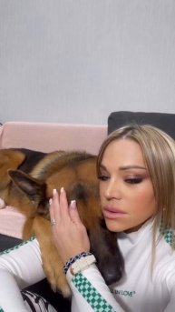 Рассказывает , как скучал без меня ❤️