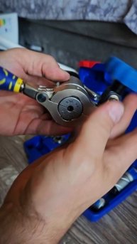 вальцовка с магнитными матрицами / подготовка и развальцовка труб при установке кондиционера