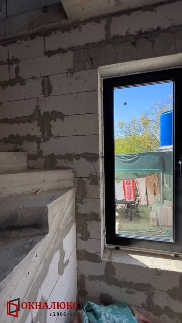 Черные пластиковые окна в интерьере на пике популярности. Установить пластиковые окна. ОКНАЛЮКС