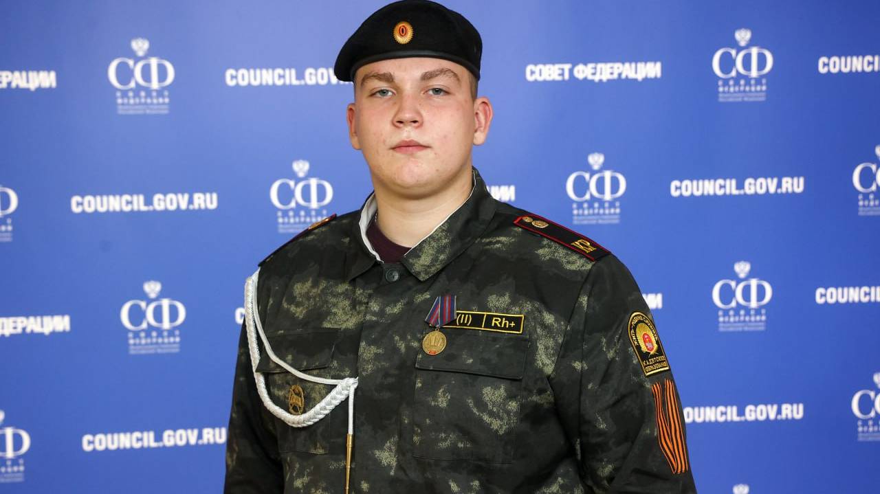 20251031_ДГ_награждение_Константин_Гусев