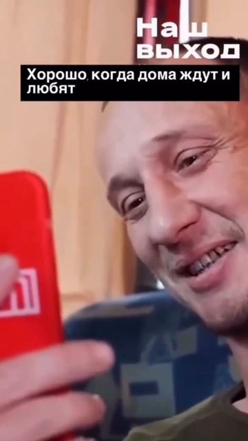 😳 «Обидно вам? Конечно!»: пока мужик в плену, его жена как ни в чём не бывало тусит на море.