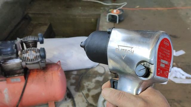 Гайковерт пневматический ударный ELITECH