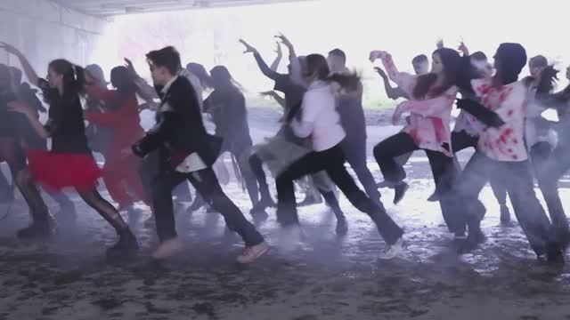 Подростки станцевали Thriller Майкла Джексона на Хэллоуин! Старшая группа Westend — эпик флешмоб