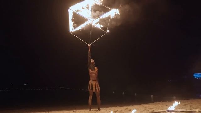 Огненное шоу артиста из Танзании 🇹🇿