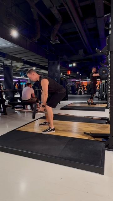 Спина. Т-тяга штанги узким хватом