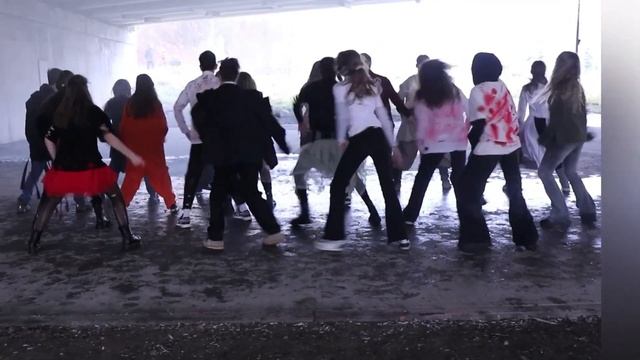 Старшая группа против зомби Майкла Джексона! Thriller 2025 — подростки жгут на полную ♀️⚡