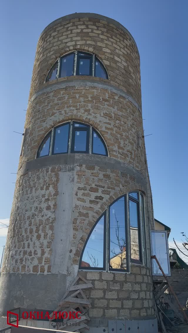 Остекление дома в архитектурном исполнении в виде парусника в пластик профиле в Севастополе 2 часть