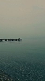 Размытый горизонт сливается с небом