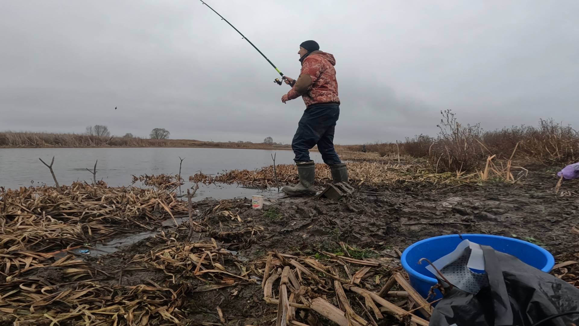 РЫБАЛКА НА ПОПЛАВОЧНУЮ УДОЧКУ В НОЯБРЕ