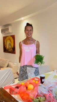 ЕЛЕНА УШАНКОВА СХОДИЛИ НА РЫНОК