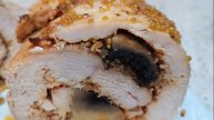Рулет из куриной грудки с грибами