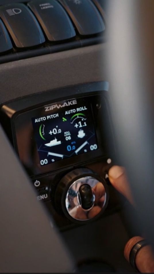 Морской зверь в галстуке!!! Nord Star 33+ управляет морем!