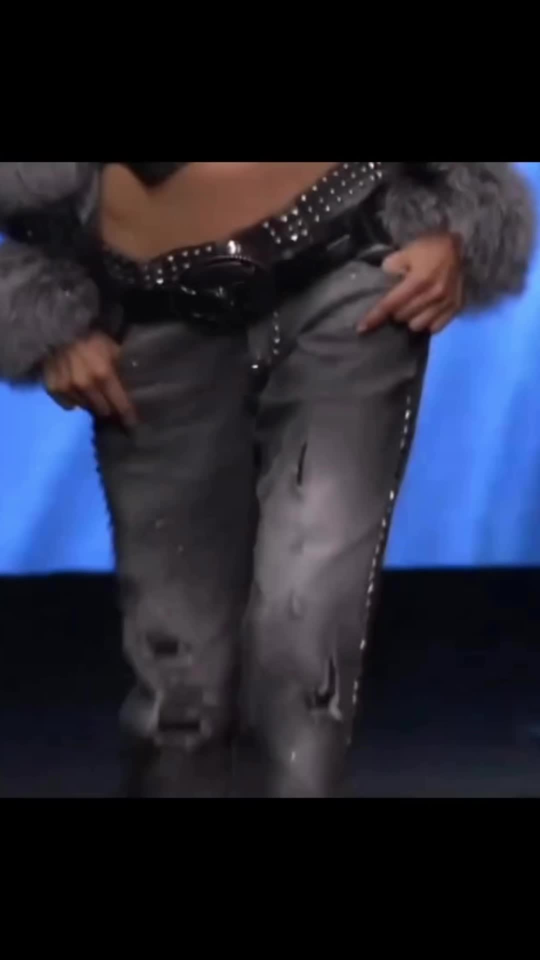 4dd2a7badfa64fc6b8bf5cc14c475057.mov