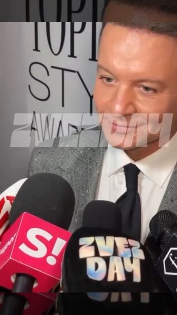 Александр Олешко уже нарядил елку 😳