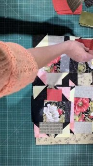 Блок "Квадратура круга" с тканью "Карен Монгоментри"