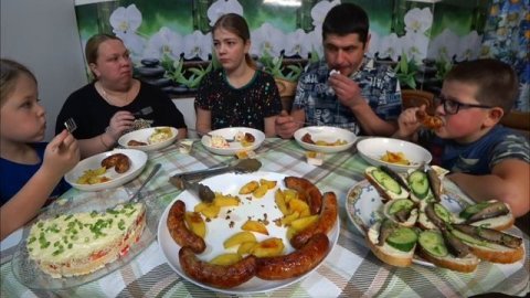 мукбанг в полном составе