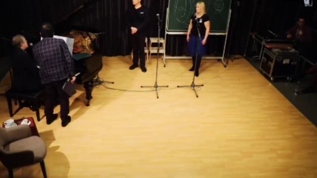 Марио Диаз объясняет центральную позицию и работу челюсти.