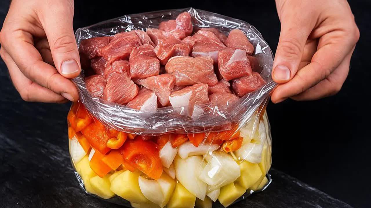 БОЖЕ, КАК ВКУСНО! Просто СКЛАДЫВАЮ все в рукав и в ДУХОВКУ! Рецепт быстрого ужина