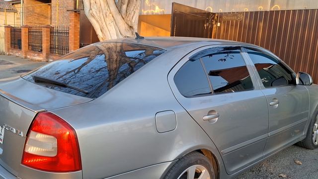 Skoda Octavia a5 FL подключение усилтеля Молния 4×100 от компании Урал.