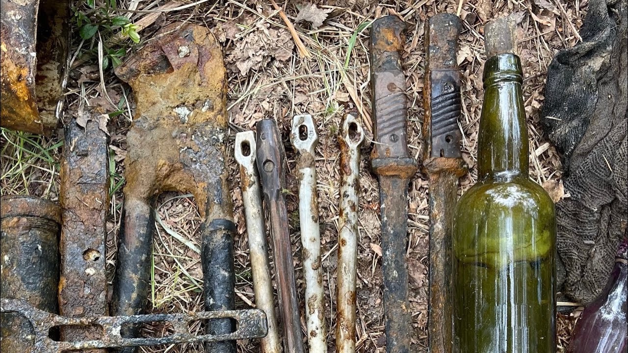 Коп по войне. Раскопали глубокий немецкий бункер на болоте.