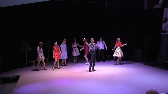 2025-11-15_Эвридика_Ретро-концерт_16_Королева красоты