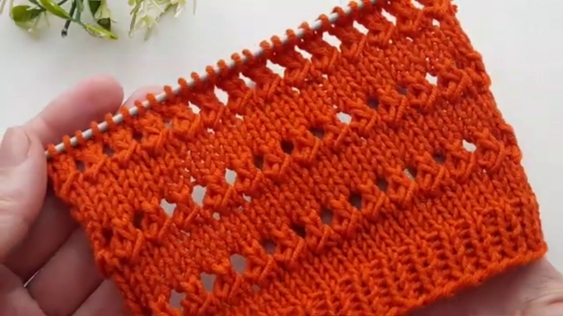 Этот узор для вязания спицами слишком красив, чтобы быть таким простым!