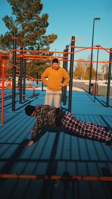 Это не отжимание, а контролируемое падение с амбициями.