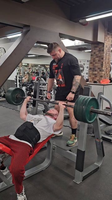 Попытка жать 100 кг на наклонной в 50 без курса анаболиков