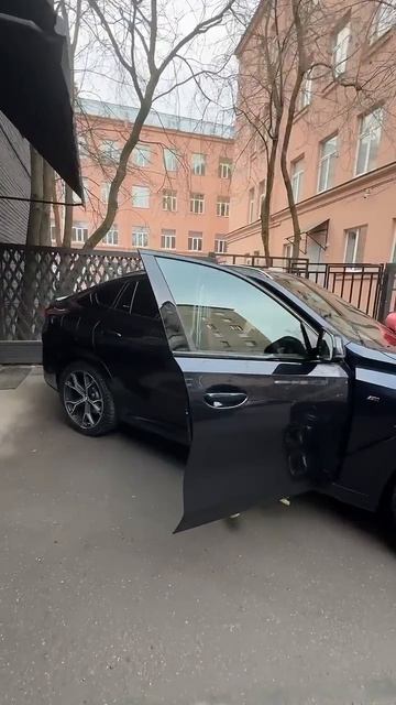 Выдаем клиенту BMW X6 2021 года