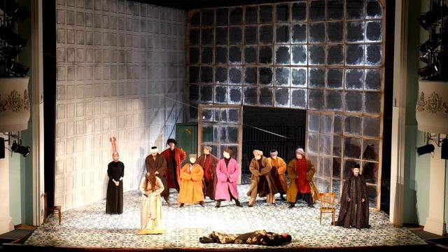 Сюжет о постановке "Лютый"