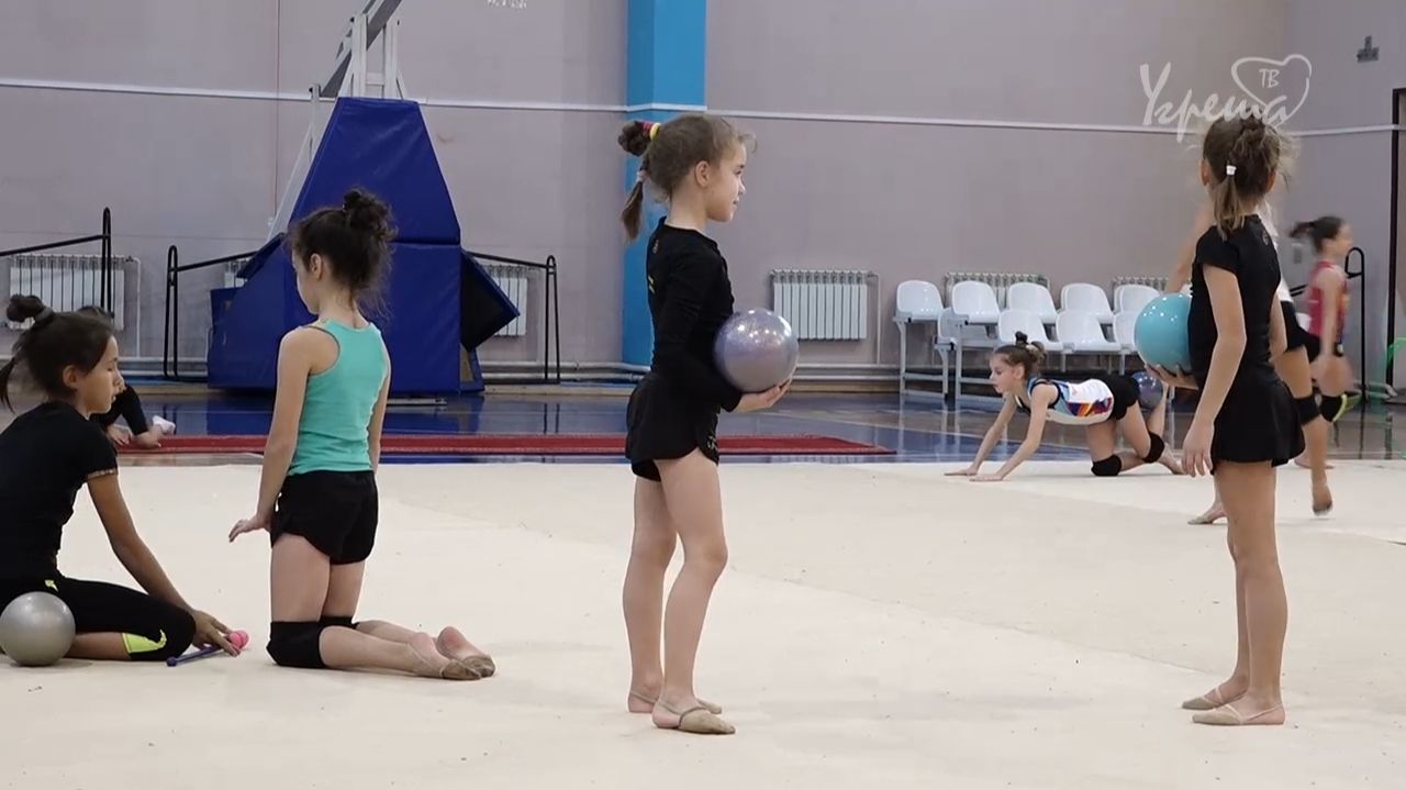 Дзержинские гимнастки готовятся к соревнованиям