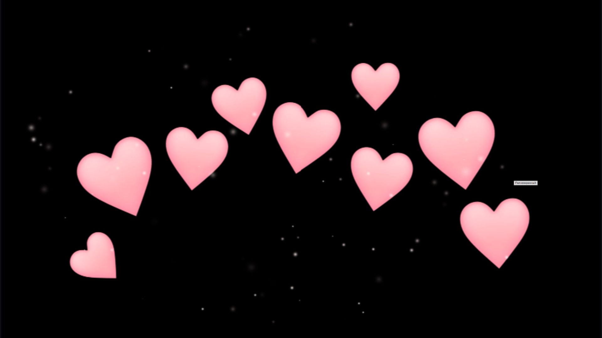 Девушка в белом, танцует в квартире, крупно.