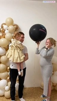 Гендер пати дома - идея для поздравления родителей с голосом малыша, мальчик или девочка