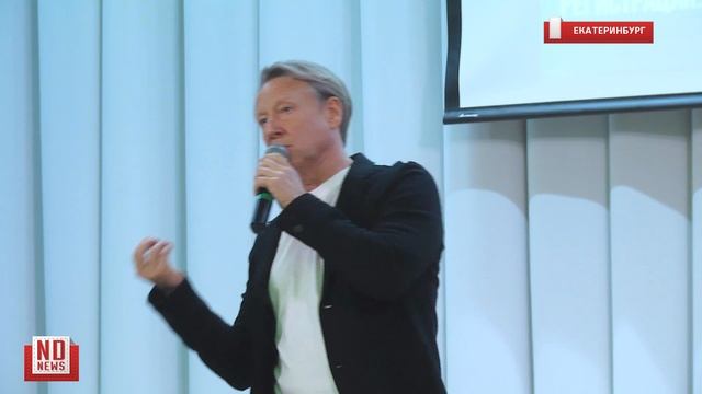 Харатьян о семье, о том как попал в Гардемарины и в конце немного спел