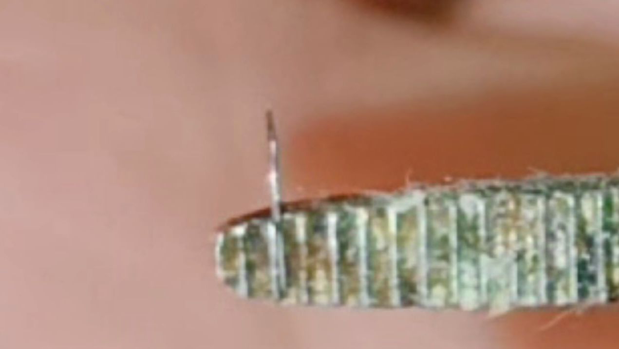 Проволочка в покрышке проколола камеру