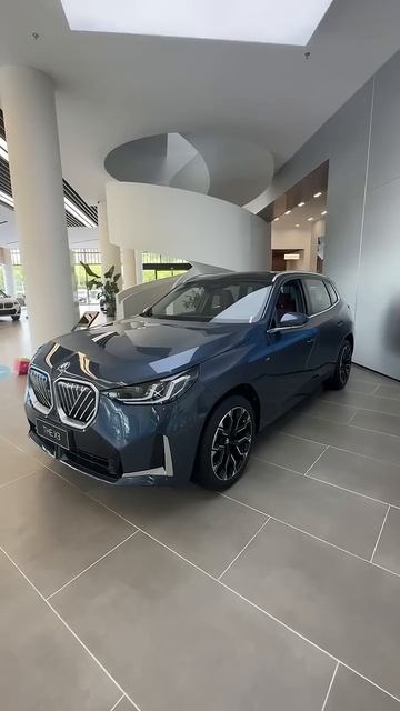 BMW X3 - самая популярная позиция, которая отгружается в Россию сотнями. #BMWX3 #BMWX3Китай