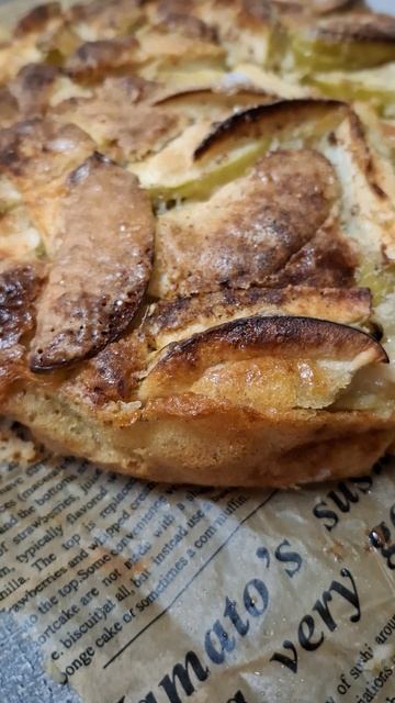 Наготовила-шарлотка с яблоками!