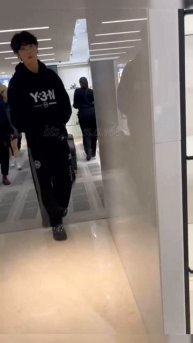 Эпизод 503 Чонгук замечен в Париже. Что то происходит, а мы не знаем...