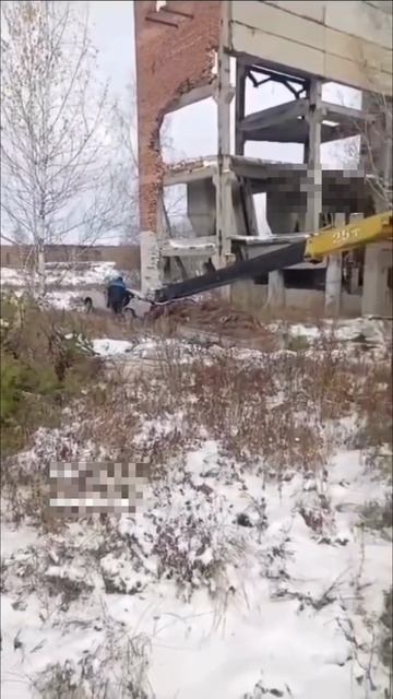 Рамазан перевернул кран.